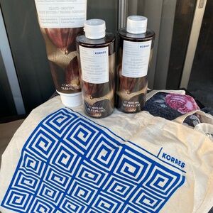 Korres Vanilla Chestnut Body Care set with Tote
